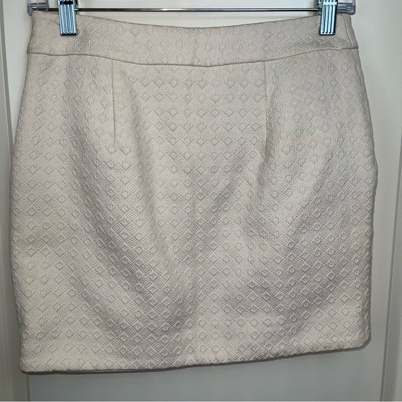 Forever 21 Ivory Textured Mini Skirt Sz XS - Picture 10 of 17